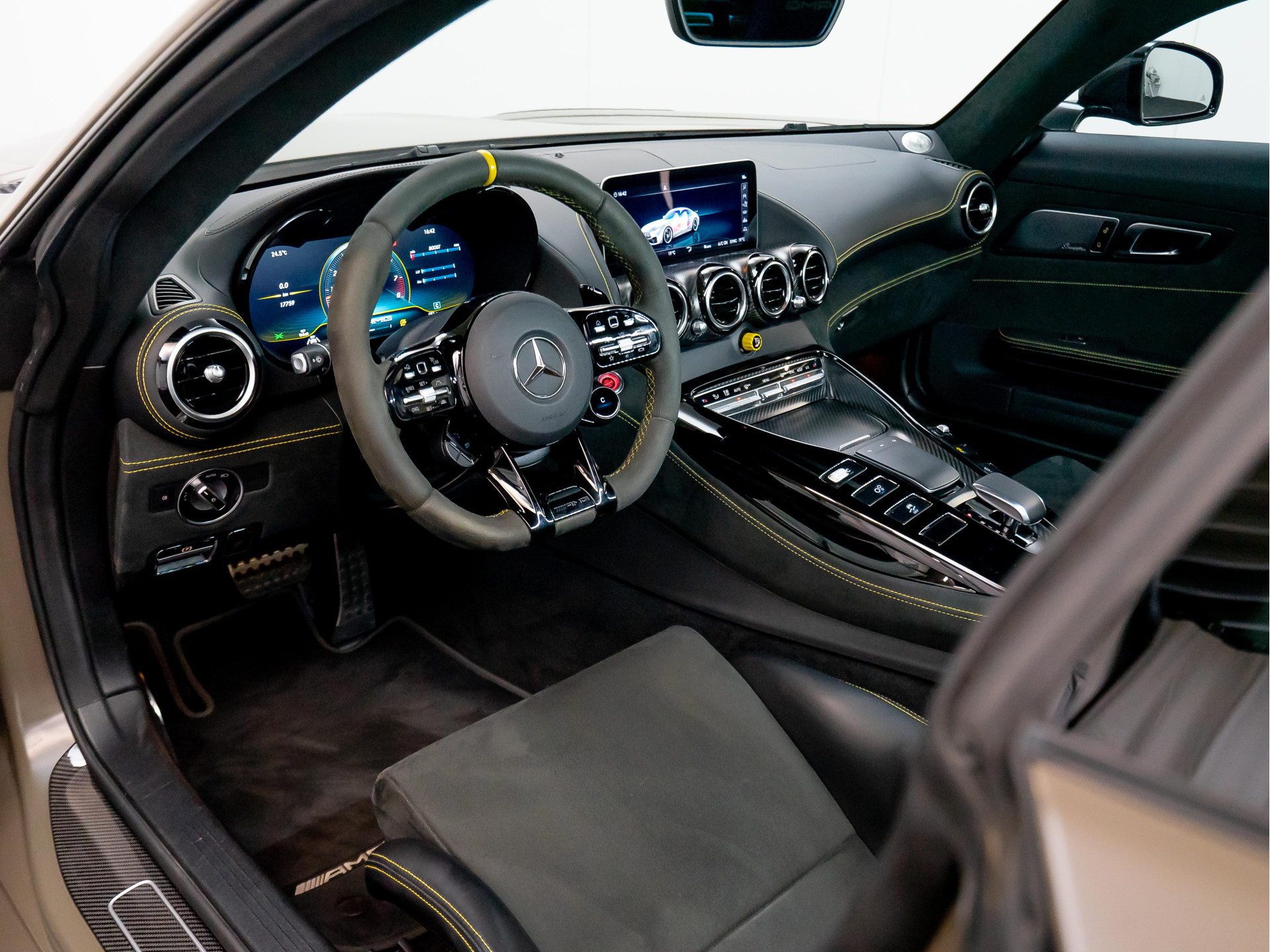 Mercedes-Benz AMG GT 4.0 R Pro 1/750 | NL auto | Full Xpel 45221529-3.jpg | Partner Website