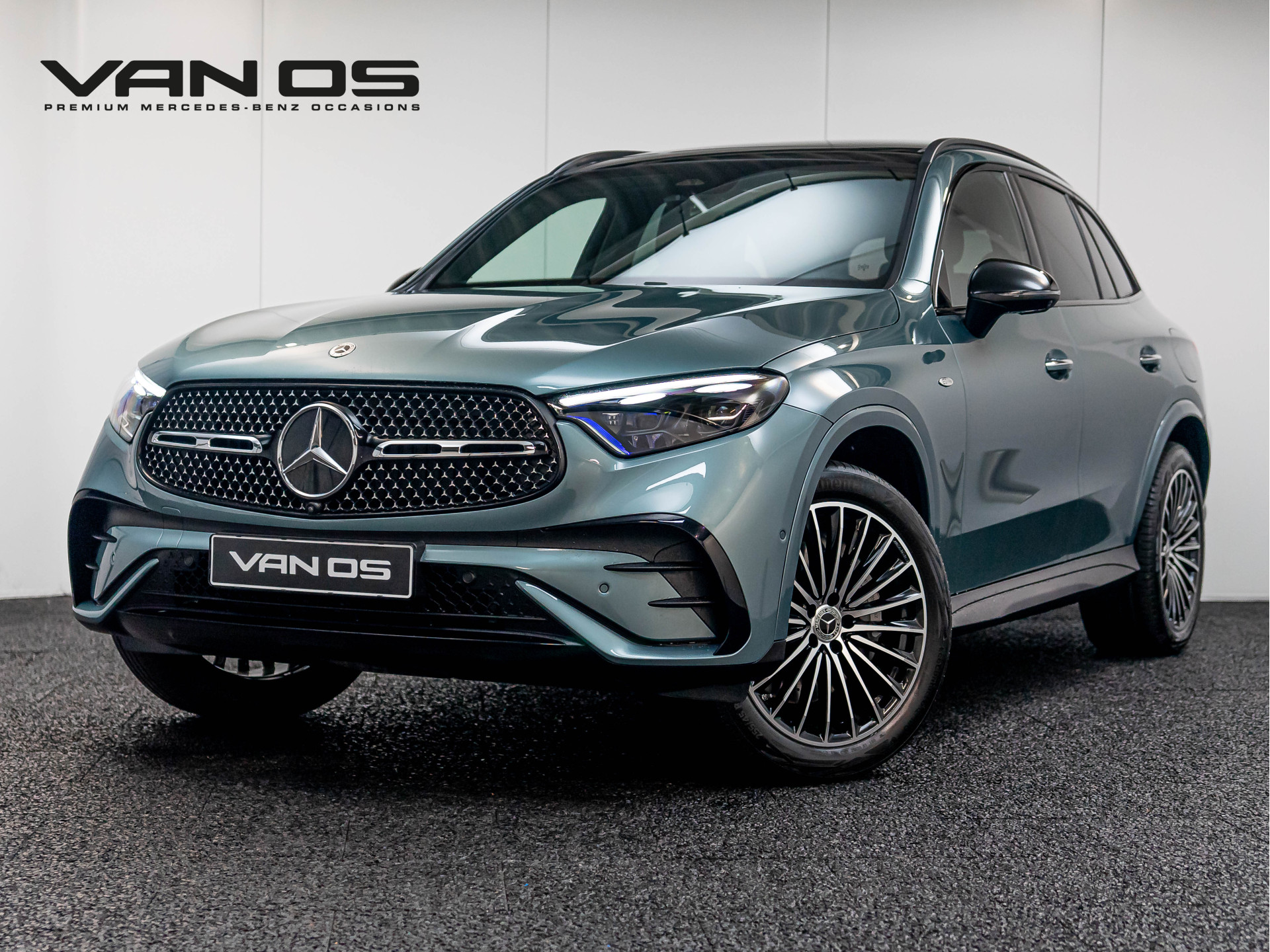 Mercedes-Benz GLC GLC 300e 4MATIC AMG Line | 2025 | NIGHT | Trekhaak 47938163-0.jpg | Partner Website